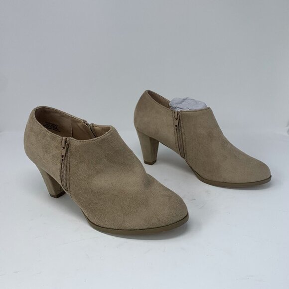 Journee Collection Sanzi Low Cut Booties Womens 7 Taupe Vegan Suede Zipper S0757 - Picture 1 of 11